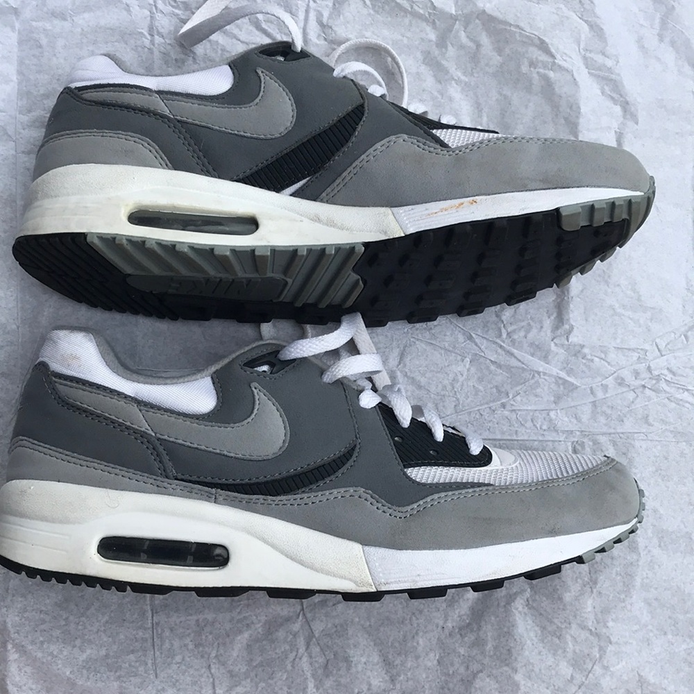 Grey and white nike air max light size 8.5 - Picture 3 of 6